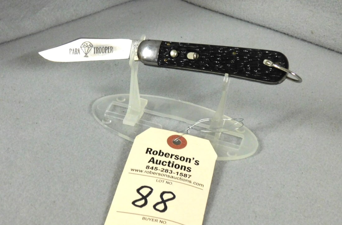 Schrade Walden Auto. Paratrooper Knife: Schrade Walden Auto. Paratrooper 4 1/4" Knife w/Etched Blade & Black Handles, No Cracks in VG Cond.