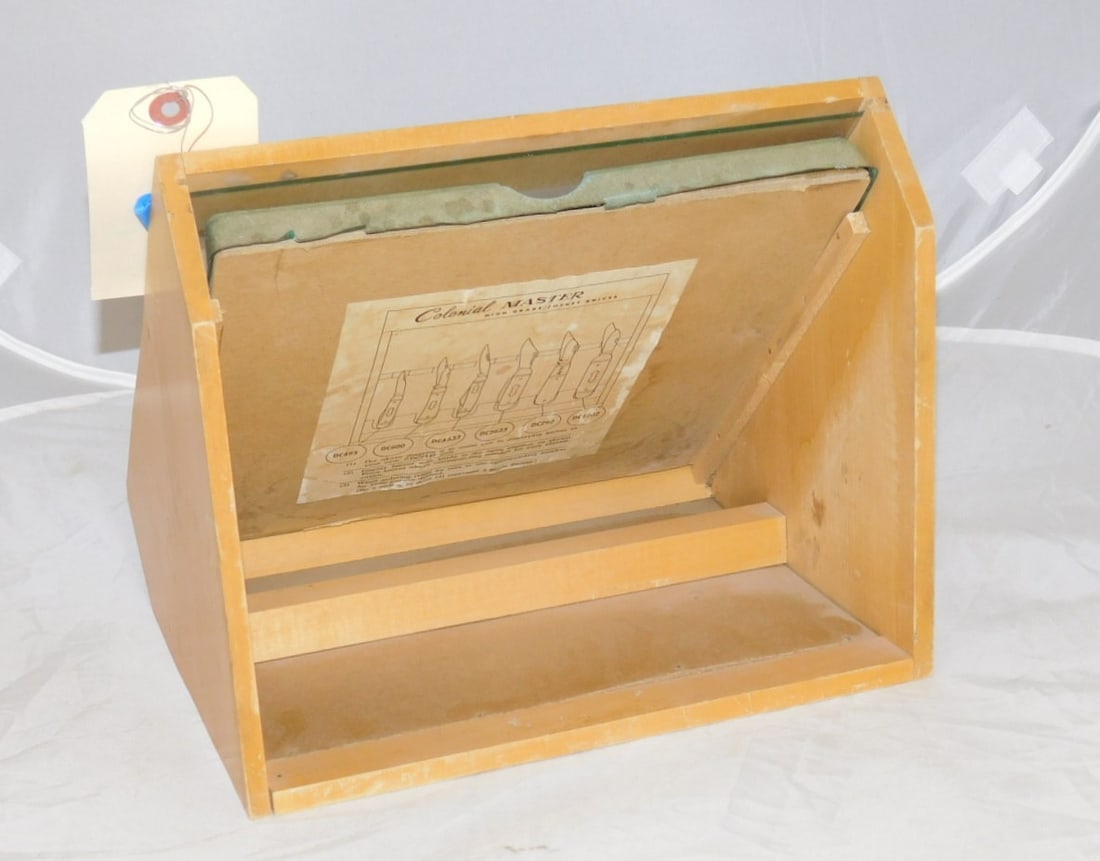 Colonial Master Pocketknives Display Case - 2
