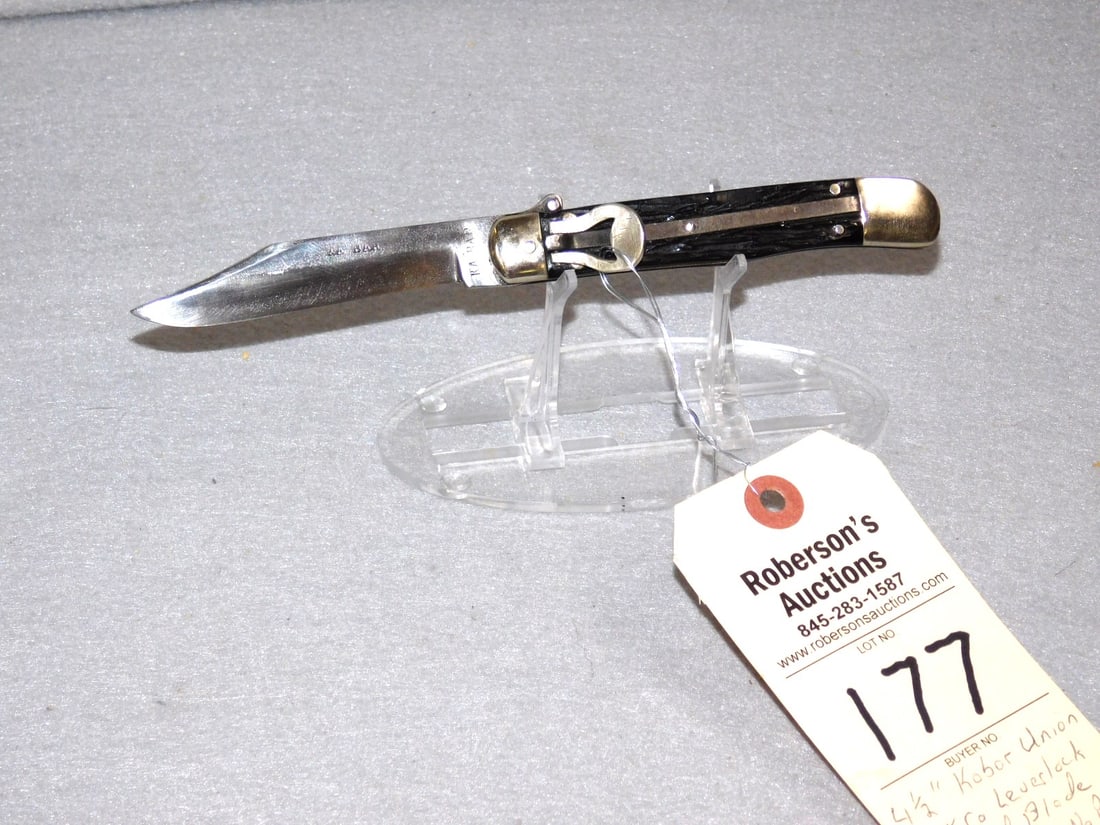 Ka-bar Union Cutco Lever Lock Knife: Ka-bar Union Cutco Lever Lock Knife, 4 1/2", Black Plastic Handles, no cracks, "Ka-Bar" etched in blade, Fires well, no wobble, Very good condition