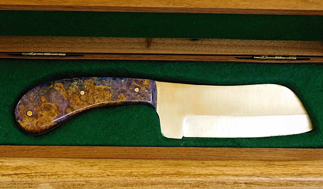 Custom Made Cleaver w/Burl Hdl.: Custom Made Cleaver w/Carved Burl Handle in Wooden Case in Excel. Cond. - Case 10x3x1 1/2"; Knife - 7 3/4"