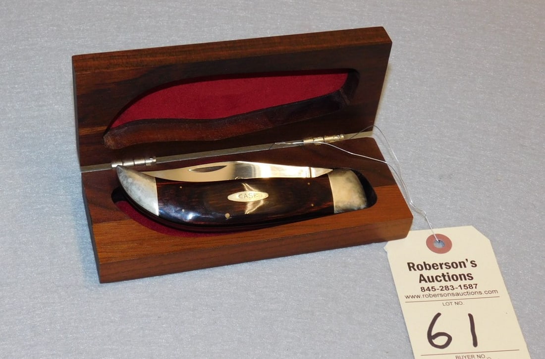 Case" Buffalo Clasp Knife: Case Buffalo Clasp Knife, Single Blade w/Wood Handles & Wood Box in Ex. Cond. - Case - 7"l.x2 1/2W.x 1 1/2H.