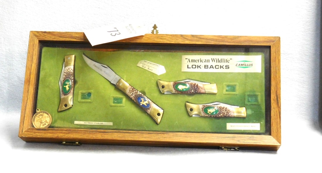 American Wildlife Store Display: American Wildlife Store Display w/Four Single Blade Lockback Knives by Camillus. All 4 Knives Measure 4 3/4" - Case - 20" x 9" x 2 1/4" in GD Cond,