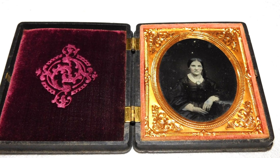 3 Daguerrotypes - 2