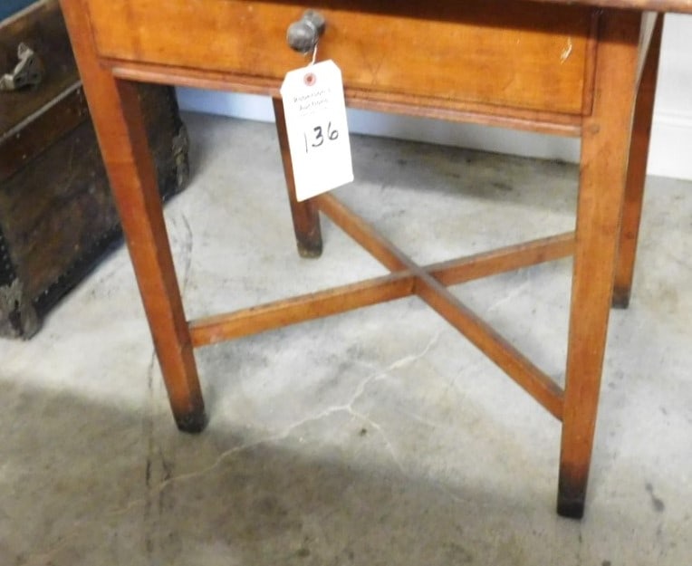 Super Sm. Tavern Table - 2