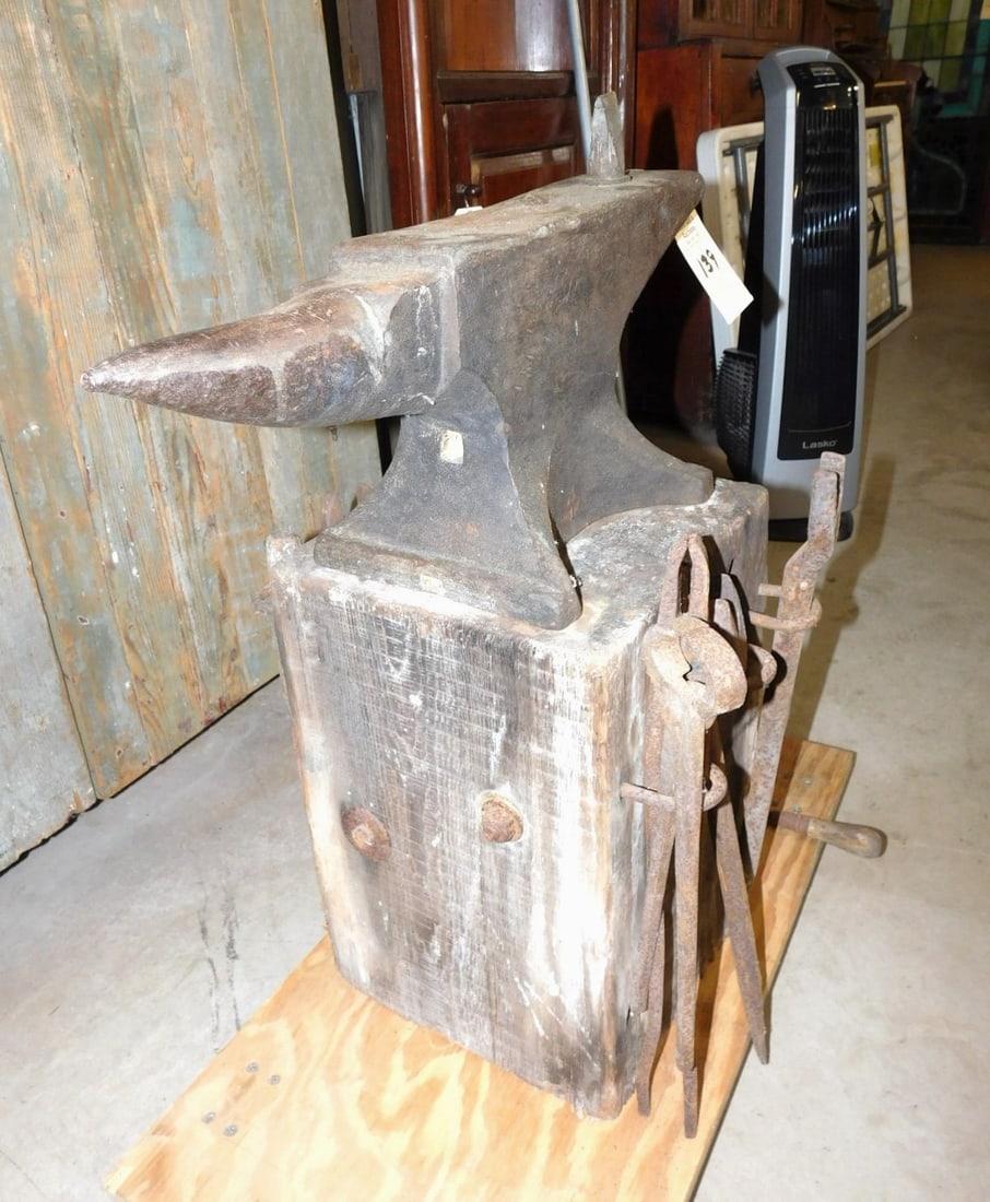 Early Iron Peter Wright Blacksmith Anvil - 3