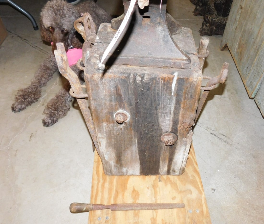 Early Iron Peter Wright Blacksmith Anvil - 4