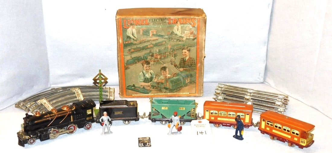 Vintage Lionel Train Set (1 of 5)