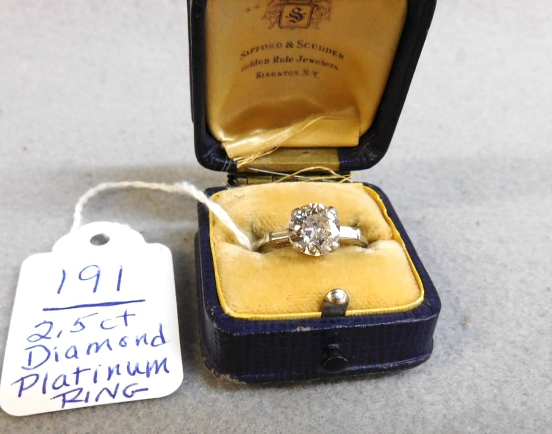 2.5 ct. Diamond Lady's Platinum Ring (1 of 2)