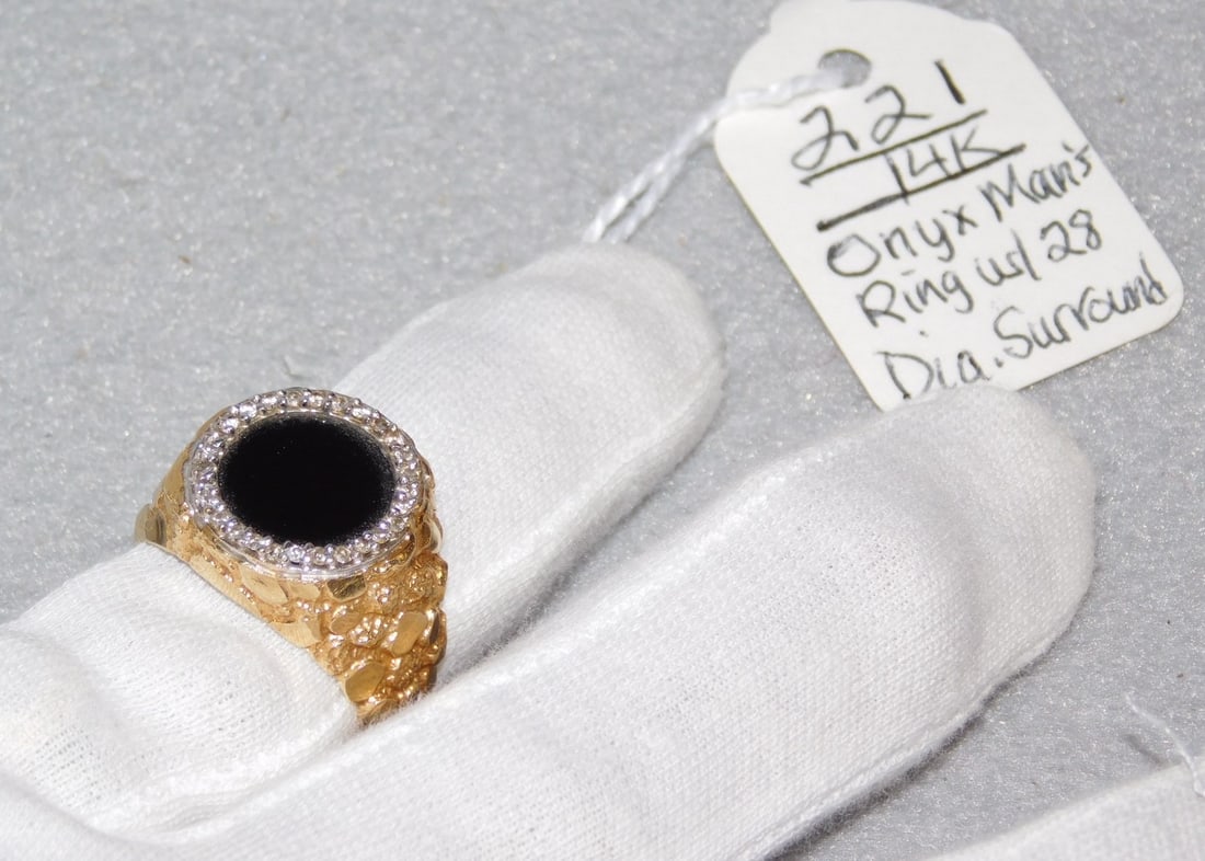 Man's 14K yg Onyx/Diamond Ring: Man's 14K yg Onyx/Diamond Nugget Ring - Lg. Onyx Stone w/ 28-Diamond Surround (5.4 dwt) in VG. Cond. Sz. 10
