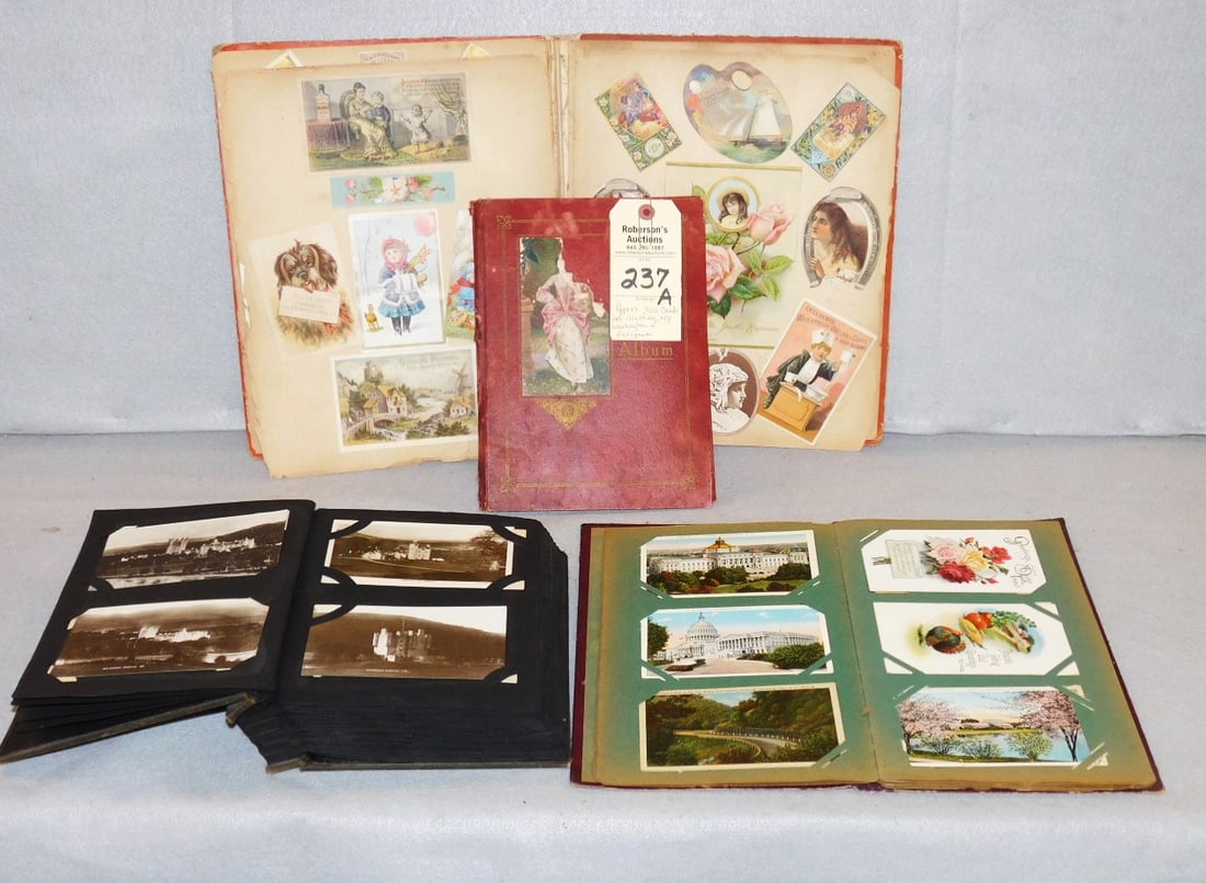 Approx. 300 Postcards: Approx. 300 Postcards in 4 Albums Incl.Greeting, NY,Washington & European in GD Cond.