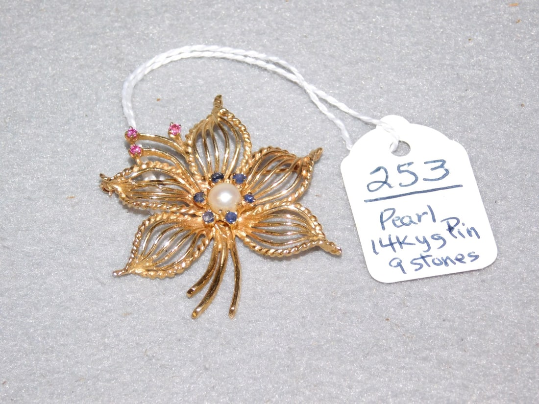 .14K yg Pearl Pin: 14K yg Pearl Pin w/ 9 colored gemstones, filigree setting in VG. Cond