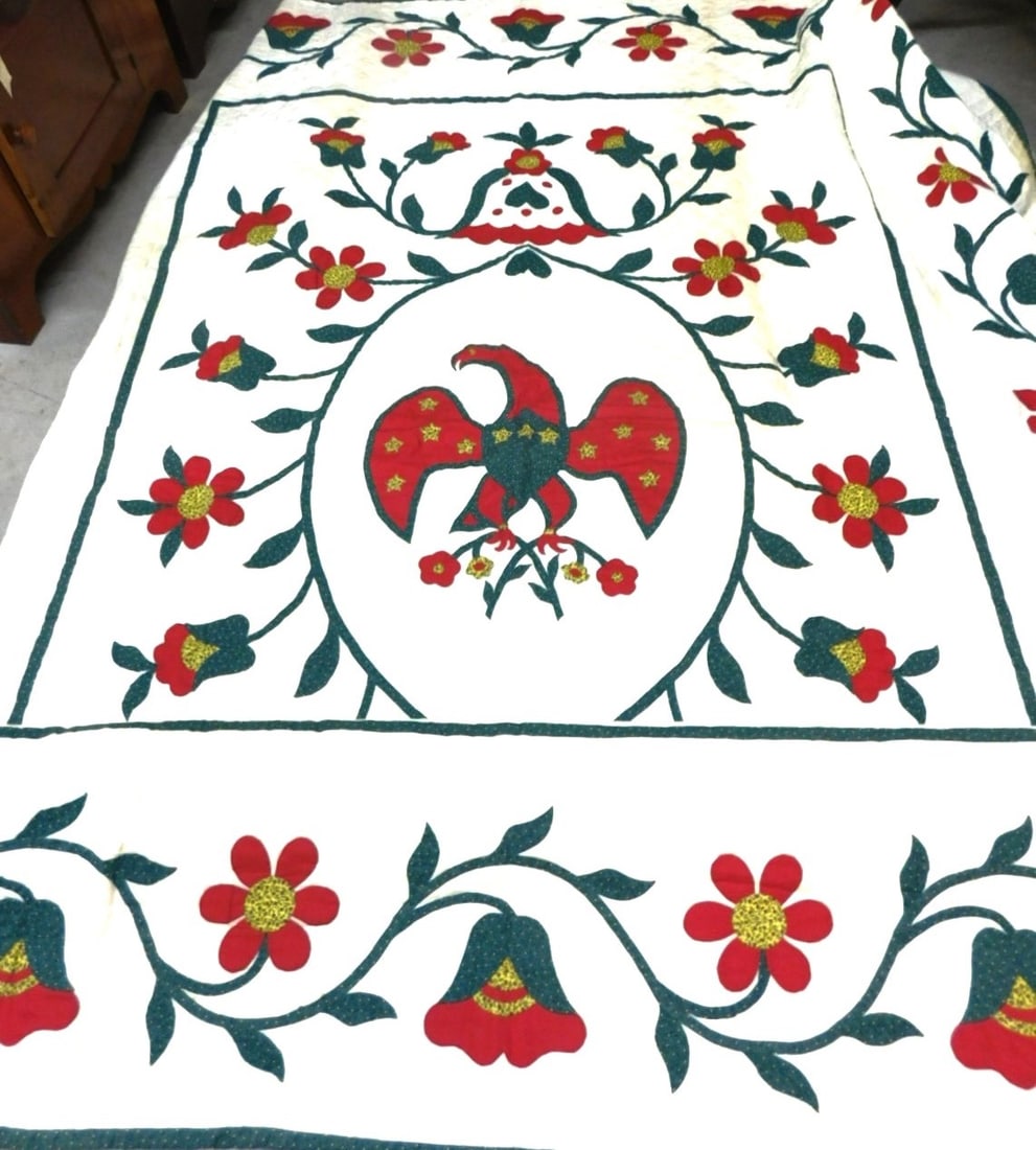 Appliqued Handdone Patriotic Quilt (1 of 5)