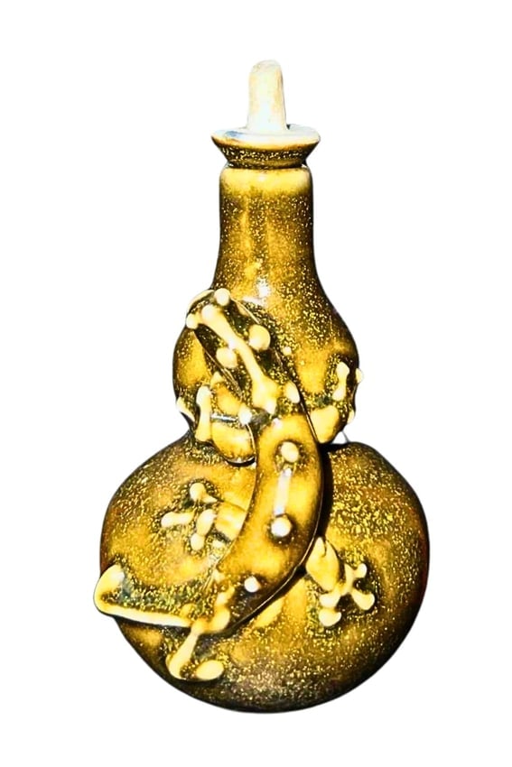 OLD CHINESE SNUFF BOTTLE WITH MARKINGS (1 of 2)