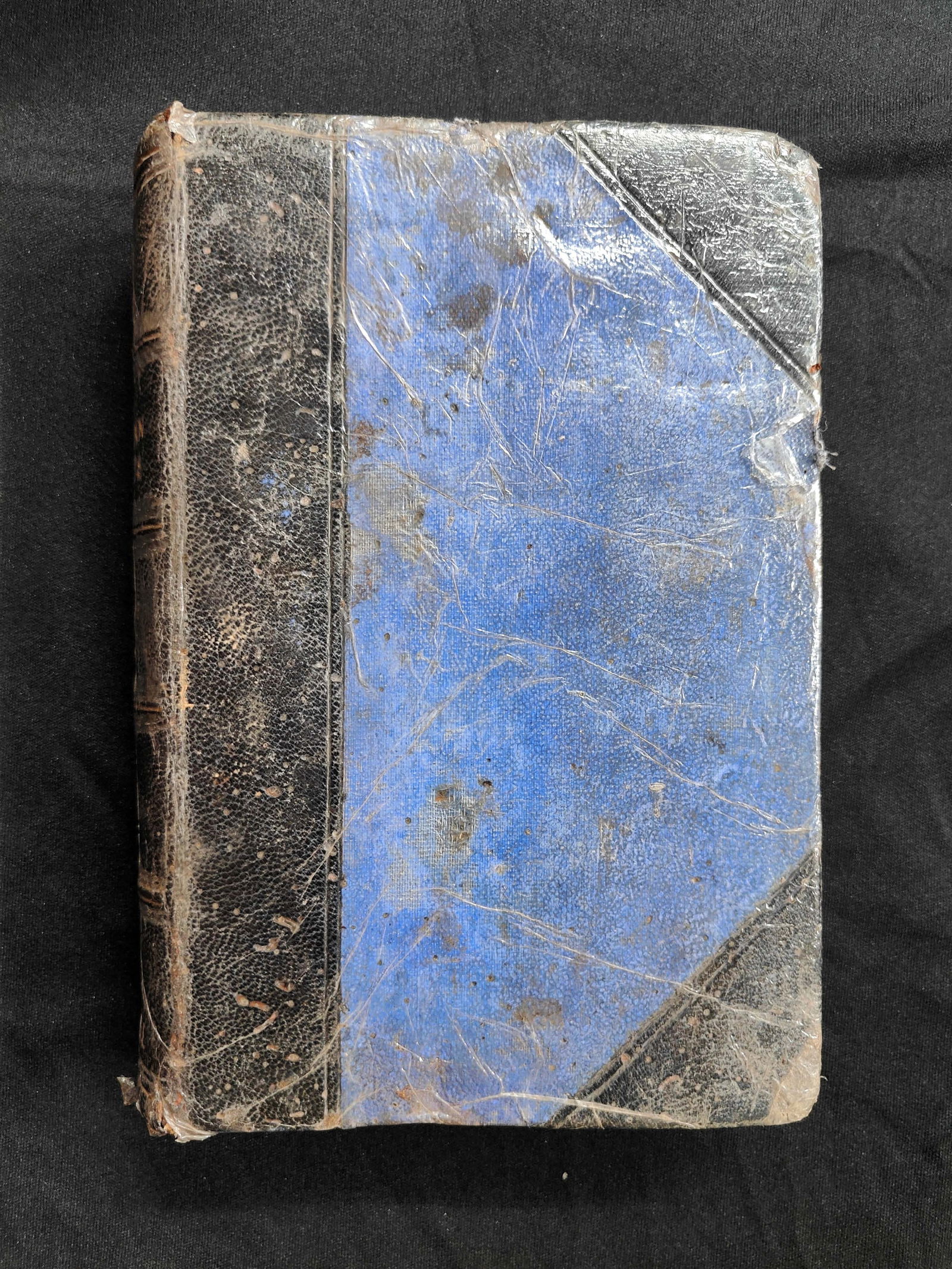 THE ARABIAN NIGHTS VOL I: THE ARABIAN NIGHTS VOL I THE FIRST VOLUME OPENS WITH LANE'S EXTENSIVE INTRODUCTION AND EXPLANATORY NOTES, SETTING THE CONTEXT FOR READERS UNFAMILIAR WITH THE CULTURE AND LORE OF THE MIDDLE EAST.