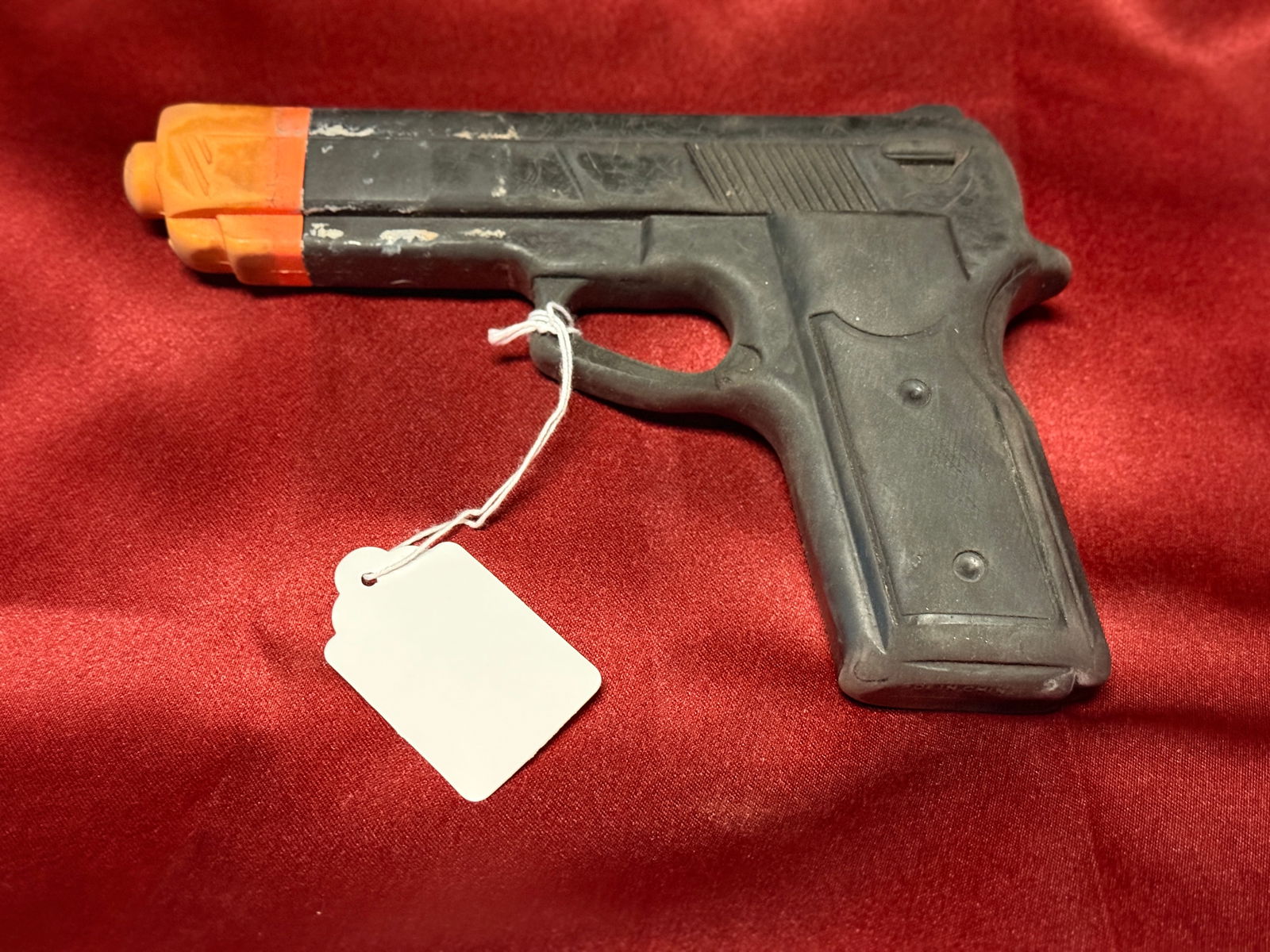 Solid rubber fake prop gun: Solid rubber fake prop gun We encourage you to place your bids now as you never know what may come up to prevent bidding live.