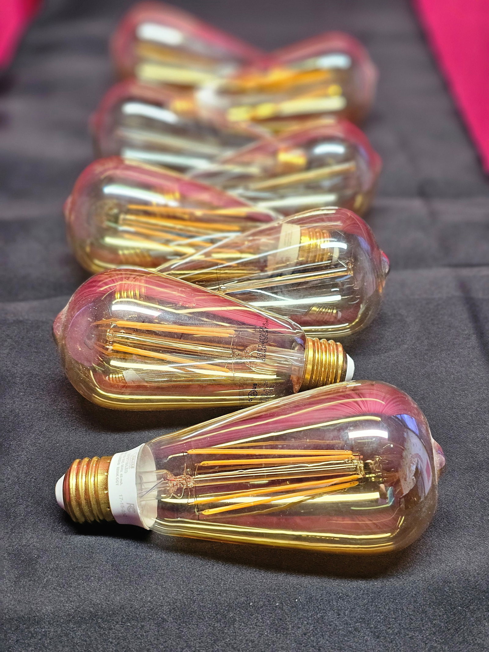 8 Vintage Retro Edison Light Bulbs: 8x LED Vintage Edison Lamp Light Bulbs We encourage you to place your bids now as you never know what may come up to prevent bidding live.