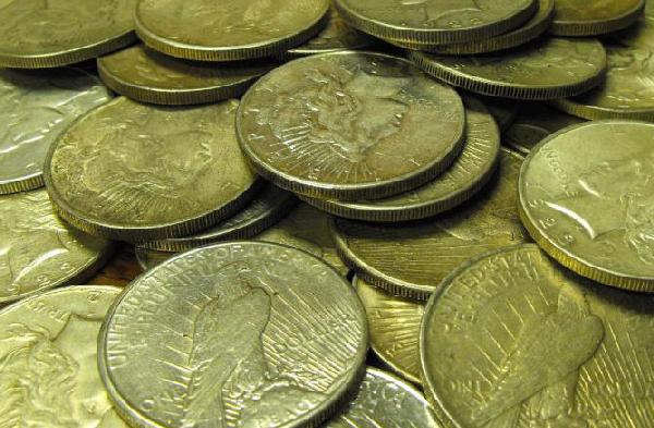 Lot of 100 Peace Silver Dollars-: An investment opportunity -90% silver Peace dollars. Various dates and grades. Silver is increasing in value each week!. All of our items are Official US Asset Forfeiture & Seizures acquisitions. They
