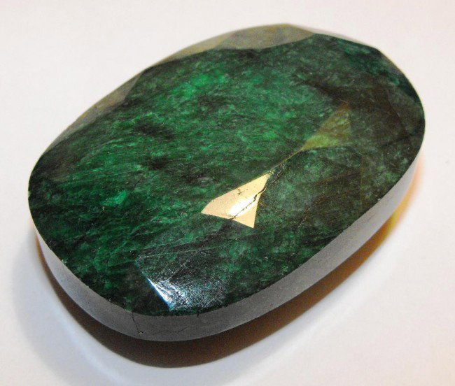 503 ct. Emerald Gemstone - $ 10K GG GIA: Evaluated by Certified GG GIA- Appraisal of $ 10,000.00 - appraisals use some or all of the following Gemological tools. : A fully corrected triplet loupe, binocular microscope, master color compariso