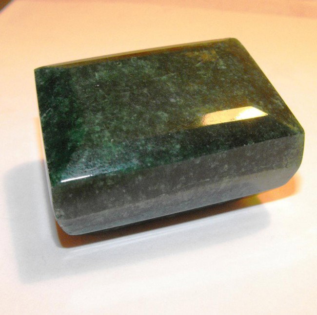 933 ct. Emerald Gemstone - $ 18K GG GIA: All of our evaluations use some or all of the following Gemological tools. : A fully corrected triplet loupe, binocular microscope, master color comparison diamond set, electronic carat balancing scal