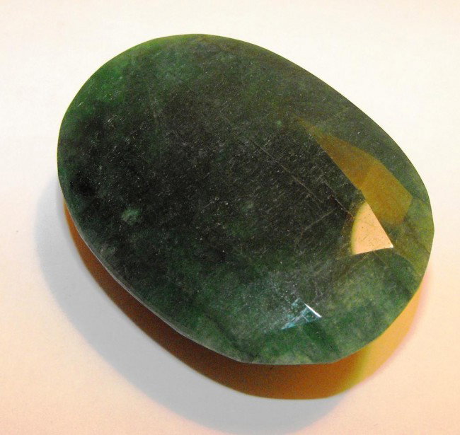 571.5 ct. Emerald Gemstone - $ 10k GG GIA: All of our evaluations use some or all of the following Gemological tools. : A fully corrected triplet loupe, binocular microscope, master color comparison diamond set, electronic carat balancing scal