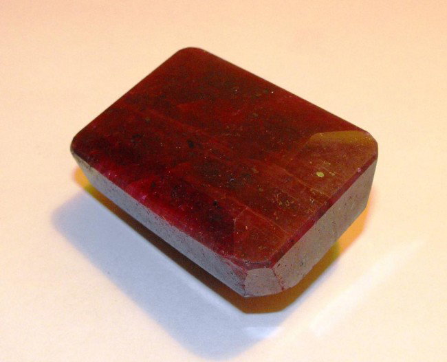 740 ct. Ruby Gemstone - $15K GG GIA: All of our evaluations use some or all of the following Gemological tools. : A fully corrected triplet loupe, binocular microscope, master color comparison diamond set, electronic carat balancing scal