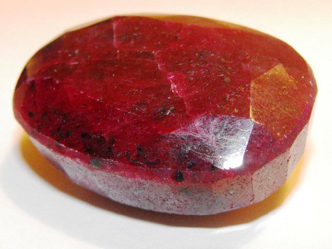 349 ct Ruby Gemstone - $ 4.5K GG GIA: All of our evaluations use some or all of the following Gemological tools. : A fully corrected triplet loupe, binocular microscope, master color comparison diamond set, electronic carat balancing scal