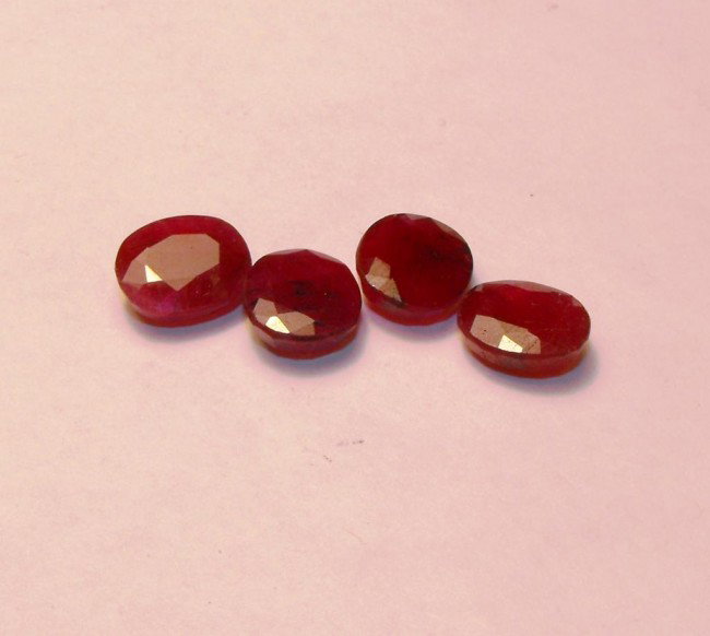 16 ct Ruby Gemstone Parcel - $ 1.4K GG GIA: All of our evaluations use some or all of the following Gemological tools. : A fully corrected triplet loupe, binocular microscope, master color comparison diamond set, electronic carat balancing scal