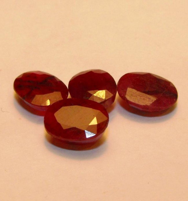 17 ct Ruby gemstone Parcel $ 1.6K GG GIA: All of our evaluations use some or all of the following Gemological tools. : A fully corrected triplet loupe, binocular microscope, master color comparison diamond set, electronic carat balancing scal