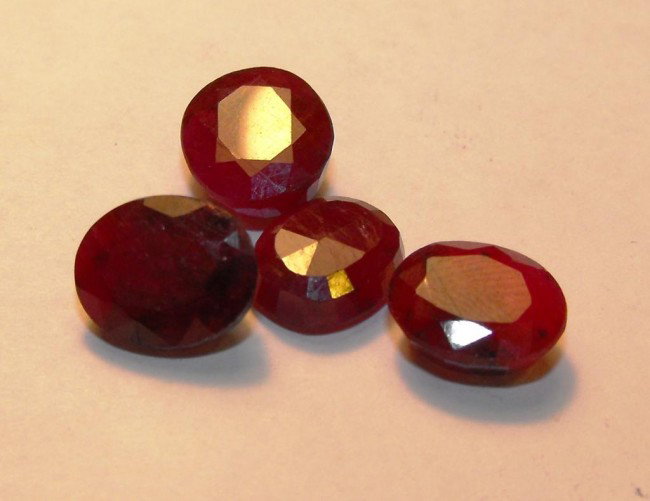 19.2 ct Ruby gem Parcel - 1.7K GG GIA: All of our evaluations use some or all of the following Gemological tools. : A fully corrected triplet loupe, binocular microscope, master color comparison diamond set, electronic carat balancing scal