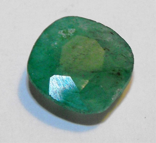5.30 ct Emerald Gemstone - $ 1.2K GG GIA: Evaluations and Appraisals use some or all of the following Gemological tools. : A fully corrected triplet loupe, binocular microscope, master color comparison diamond set, electronic carat balancing 