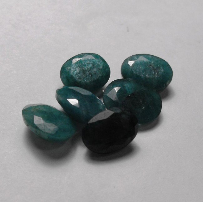 17.5 Emerald Gem Parcel - $1.5K GG GIA: All of our evaluations use some or all of the following Gemological tools. : A fully corrected triplet loupe, binocular microscope, master color comparison diamond set, electronic carat balancing scal