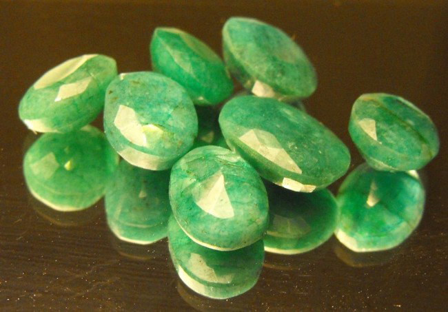 23.6 ct Emerald Gem Parcel- $ 2.1K GG GIA: All of our evaluations use some or all of the following Gemological tools. : A fully corrected triplet loupe, binocular microscope, master color comparison diamond set, electronic carat balancing scal