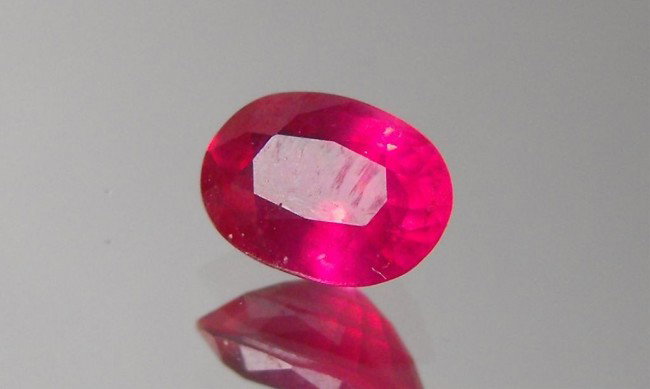Fine Grade 1.07 ct Ruby Gem $ 1872 GG GIA: All of our evaluations use some or all of the following Gemological tools. : A fully corrected triplet loupe, binocular microscope, master color comparison diamond set, electronic carat balancing scal