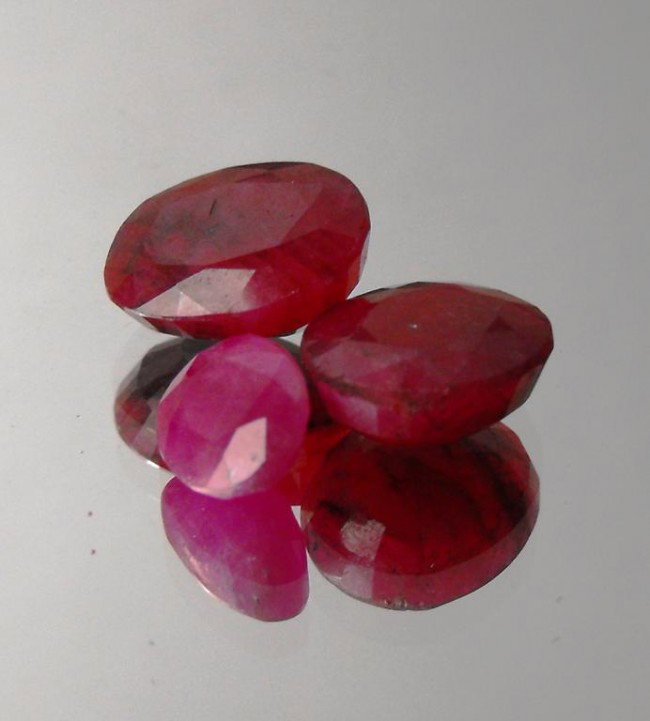 11.5 tcw Ruby Parcel - $ 4500 GG GIA: All of our evaluations use some or all of the following Gemological tools. : A fully corrected triplet loupe, binocular microscope, master color comparison diamond set, electronic carat balancing scal
