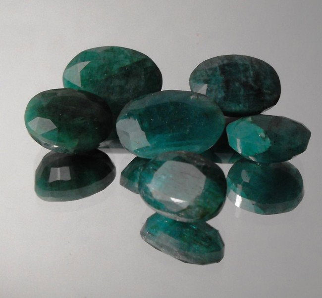 27.5 tcw Emerald Parcel - $ 4375 GG GIA: All of our evaluations use some or all of the following Gemological tools. : A fully corrected triplet loupe, binocular microscope, master color comparison diamond set, electronic carat balancing scal