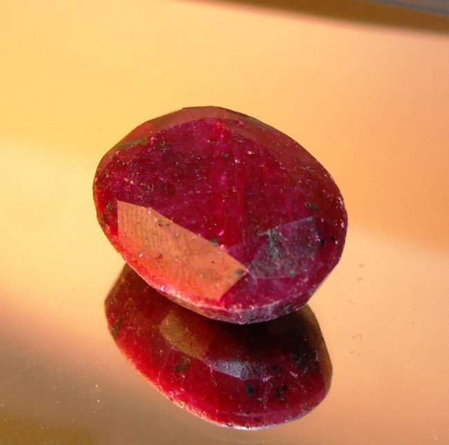 72 ct Ruby Gem - $ 4000 GG GIA: All of our evaluations use some or all of the following Gemological tools. : A fully corrected triplet loupe, binocular microscope, master color comparison diamond set, electronic carat balancing scal