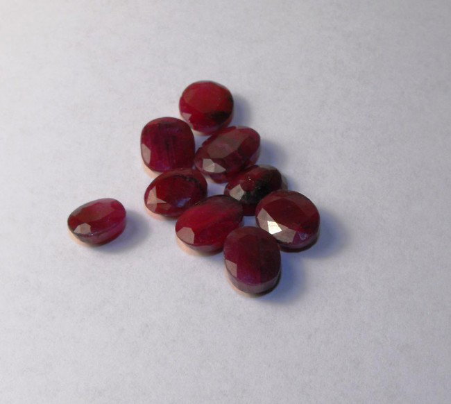 39 tcw Ruby Parcel - $ 2000 GG GIA: All of our evaluations use some or all of the following Gemological tools. : A fully corrected triplet loupe, binocular microscope, master color comparison diamond set, electronic carat balancing scal