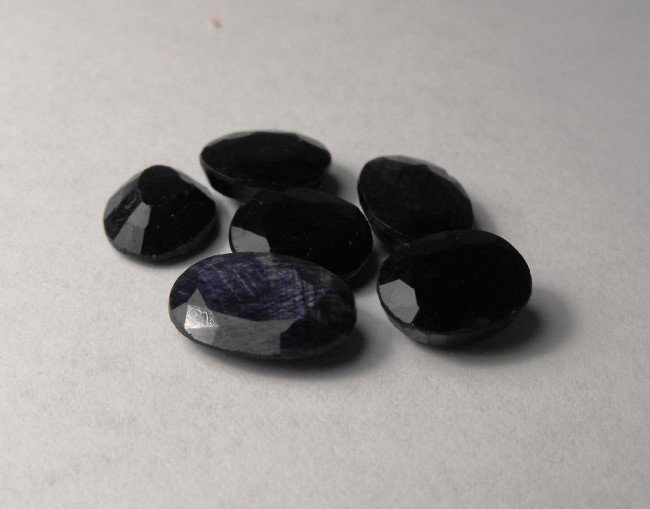 21.3 tcw Sapphire Parcel - $ 1300 GG GIA: All of our evaluations use some or all of the following Gemological tools. : A fully corrected triplet loupe, binocular microscope, master color comparison diamond set, electronic carat balancing scal
