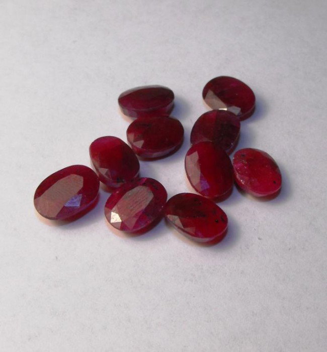 41 tcw Ruby Parcel- $ 2300 GG GIA: All of our evaluations use some or all of the following Gemological tools. : A fully corrected triplet loupe, binocular microscope, master color comparison diamond set, electronic carat balancing scal