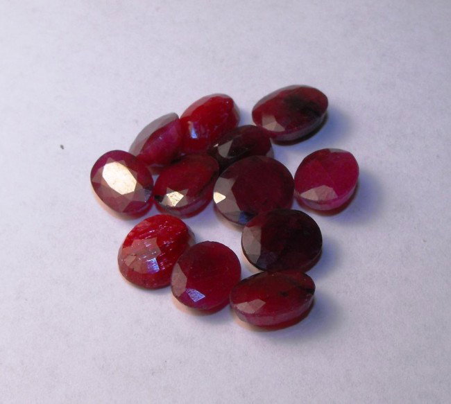 41.5 tcw Ruby Parcel - $ 2400 GG GIA: All of our evaluations use some or all of the following Gemological tools. : A fully corrected triplet loupe, binocular microscope, master color comparison diamond set, electronic carat balancing scal