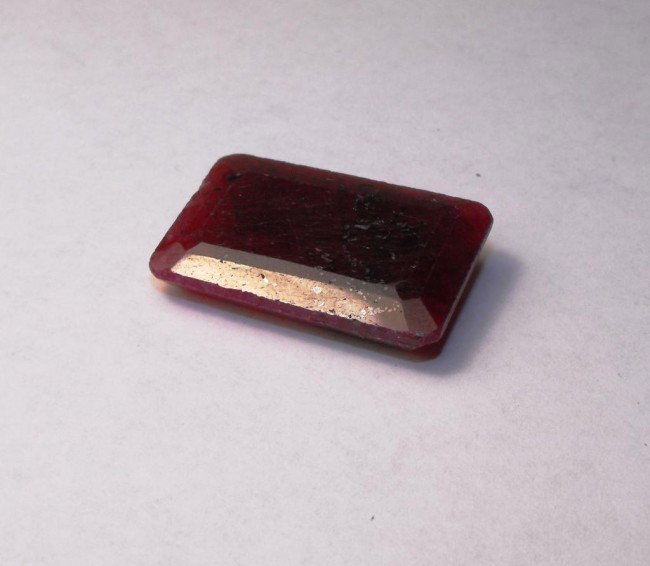 41 ct Ruby Gem - $ 2500 GG GIA: All of our evaluations use some or all of the following Gemological tools. : A fully corrected triplet loupe, binocular microscope, master color comparison diamond set, electronic carat balancing scal