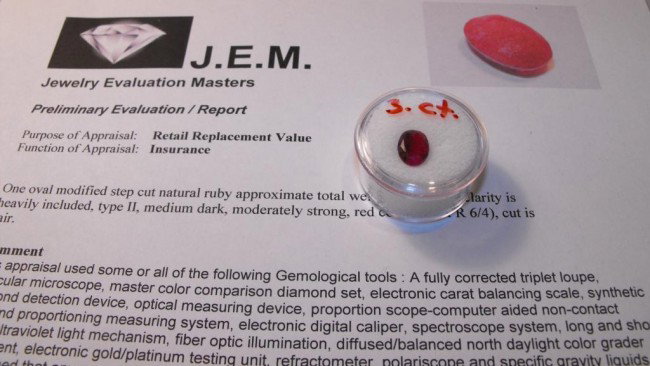 3 ct Ruby Gemstone - Appraisal $ 1835: This gemstone has been evaulated by an independant Graduate Gemologist from Gemological Institute of America.