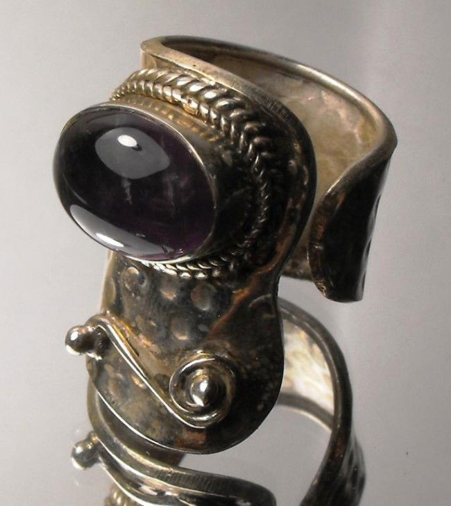 3.83 ct Amethyst Cabachon Ring Silver $ 795 GG: This item was appraised with the gemstone in mount. Each gemstone has been evaluated on a case by case basis, some stones are higher quality than others and will be more valuable than larger stones of