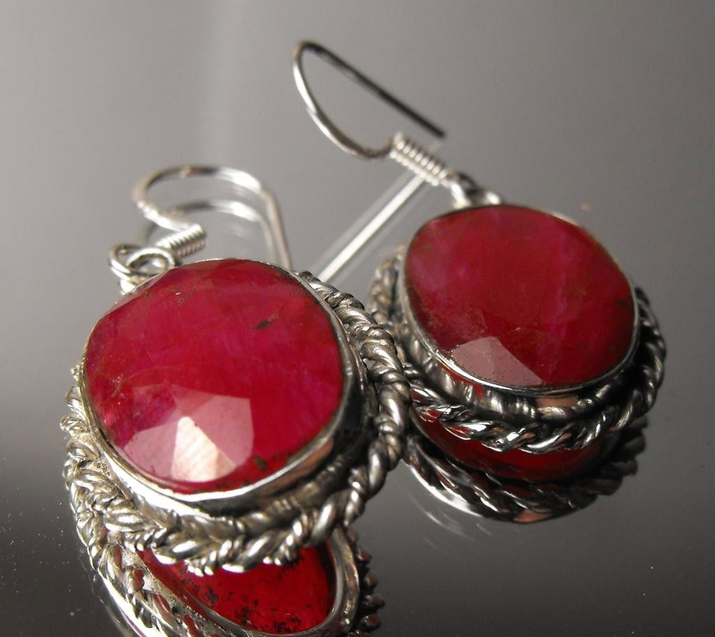 17.25 tcw Ruby E/R Sterling $ 2200 GG GIA: This item was appraised with the gemstone in mount. Each gemstone has been evaluated on a case by case basis, some stones are higher quality than others and will be more valuable than larger stones of