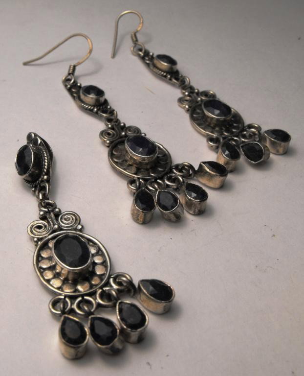 14.66 tcw Sapphire Trio Set Silver $ 1350 GG GIA: This item was appraised with the gemstone in mount. Each gemstone has been evaluated on a case by case basis, some stones are higher quality than others and will be more valuable than larger stones of