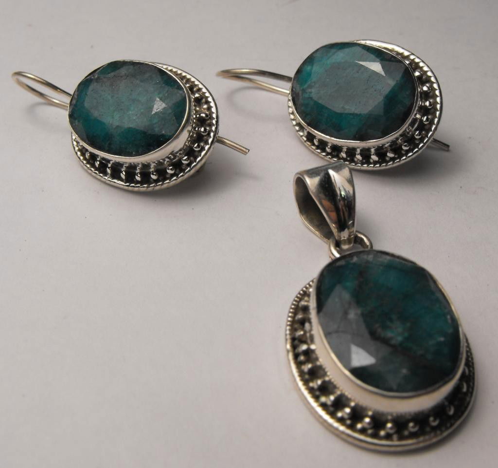 18.65 tcw Emerald Trio Set in Silver $ 1090 GG GI: This item was appraised with the gemstone in mount. Each gemstone has been evaluated on a case by case basis, some stones are higher quality than others and will be more valuable than larger stones of