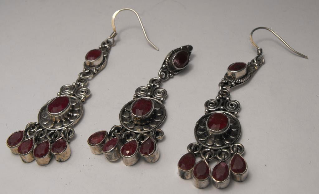 6.87 tcw Ruby Trio in Silver $ 790 GG GIA: This item was appraised with the gemstone in mount. Each gemstone has been evaluated on a case by case basis, some stones are higher quality than others and will be more valuable than larger stones of