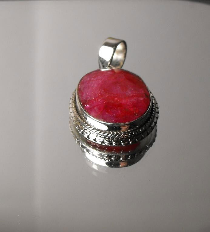 10.02 ct Ruby pendant Sterling $ 2000 GG GIA: This item was appraised with the gemstone in mount. Each gemstone has been evaluated on a case by case basis, some stones are higher quality than others and will be more valuable than larger stones of