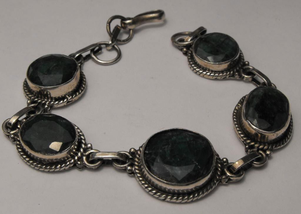 28.98 tcw Sapphire Bracelet Silver $ 2250 GG GIA: This item was appraised with the gemstone in mount. Each gemstone has been evaluated on a case by case basis, some stones are higher quality than others and will be more valuable than larger stones of