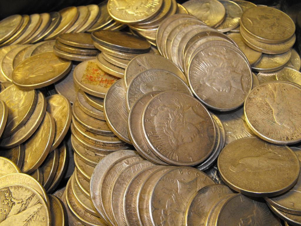 Lot of 100 Peace SIlver Dollars: We offer at auction some of the best quality tangible assets. We strive to make your bidding experience the best on the net. Weekly sales of large bulk lots, individual lots and simply the most offeri